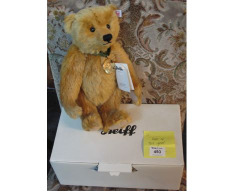 Modern Steiff 'Gold Blond Bear of the Year 2012', 30cm high, production limited to the year 2012, no. 2, serial no. 0109, in 