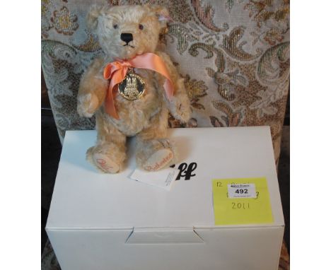 Modern Steiff 'William and Catherine' The Royal Wedding Teddy Bear, blond, 25cm high, production limited to the year 2011, no