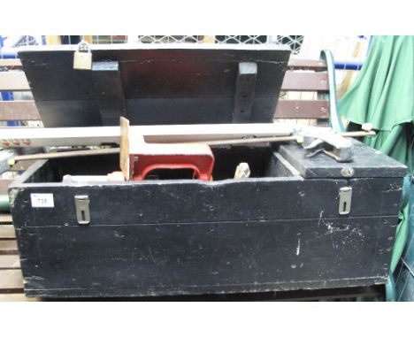 Stained toolbox containing various tools, plastic grips, mallet etc.(B.P. 24% incl. VAT)