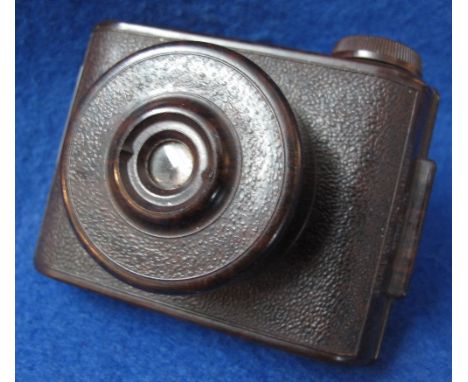 A VP twin Bakelite miniature roll film camera.(B.P. 24% incl. VAT)