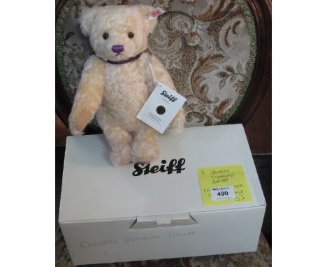 Modern Steiff 'Diamond Jubilee Teddy Bear', vanilla, 27cm high.  Production limited to the year 2012, no.: 1078.  In original