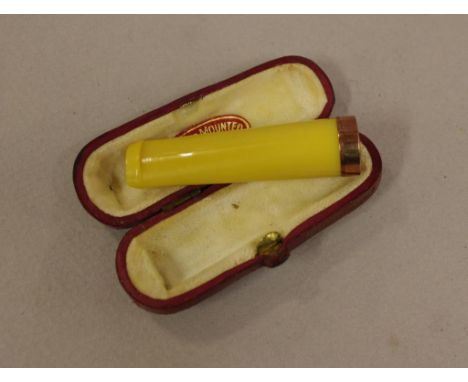 Vintage 9ct gold mounted cigar holder