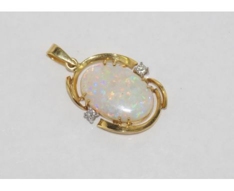 18ct yellow gold, solid opal and diamond pendant weight: approx 4.76 grams, size: approx 3cm including bale