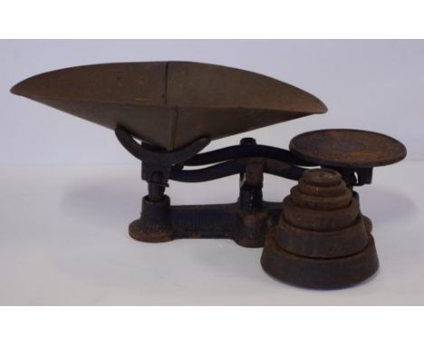 Set of vintage kitchen scales & weights