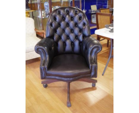 Vintage leather upholstered executive office chair