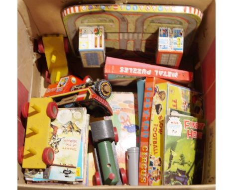 Vintage tinplate toy train, a small quantity of Fleetway Library war picture gallery comics,&nbsp;assorted children's books a