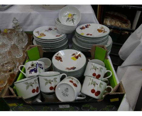 Royal Worcester Evesham Vale plates, cups and saucers 