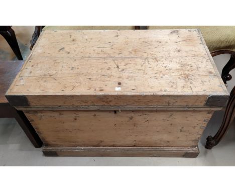 A 19th century pine toolbox 
