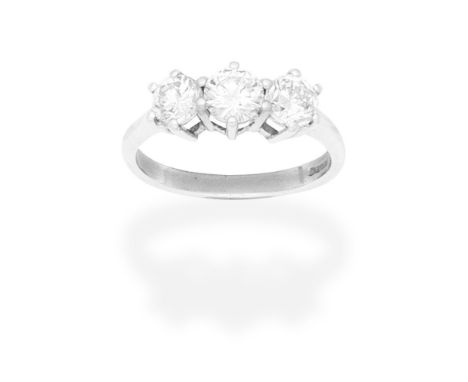 DIAMOND THREE-STONE RINGSet with three brilliant-cut diamonds,  diamonds approx. 1.30cts total, partial UK hallmark, ring siz