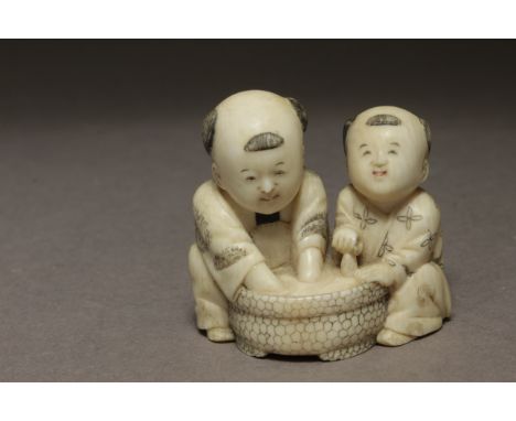 A Japanese netsuke from Meiji period circa 1850-1880. Signed Homin on the base with a kakihan. In carved elephant ivory portr