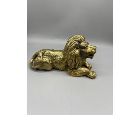 19th c Bronze of a recumbant lion. Height 10cm, Length 17cm, Width 7cm. Great Condition.