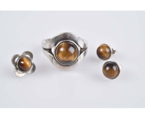   Schmuckset - 3-tlg. mit Tigerauge   835 Silber, Ring mit rundem Tigerauge-Cabochon, mittlere Ringschiene, RG 56, 1 Paar Ohr