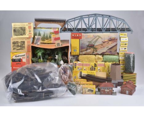   FLEISCHMANN/ MÄRKLIN/ WIKING Konv. für den Bastler   über 150 Teile, darunter Brückenteile, Bäume, Figuren, Märklin Schaltp