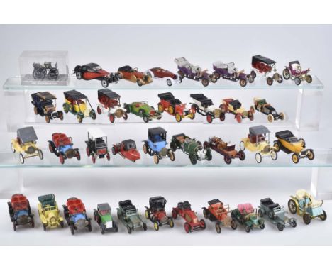   MATCHBOX/ GAMA/ ZISS u.a. 36 Automodelle   Metall/ Kunststoffteile, unterschiedliche Maßstäbe und Ausführungen, darunter Mo
