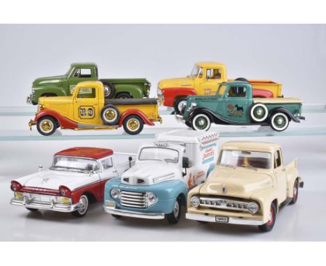   SOLIDO/ MAISTO/ WELLY/ MIRA   10 Modellfahrzeuge, Metall/Kunststoffteile, M 1:18, darunter Chevrolet 3100, Ford F-100 Pick-