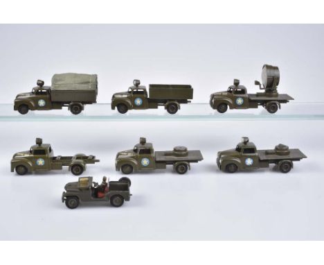   TEKNO 7 Militärfahrzeuge   Denmark, 50er - 60er Jahre, Metall/ Kunststoffteile, grün/schwarz, L 7-11 cm, Nr. 814 Willys Jee