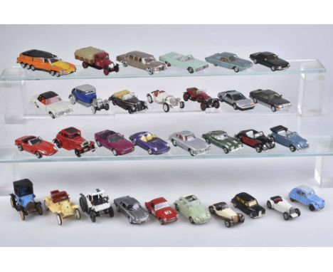   GAMA/ SOLIDO u.a. 31 Modellautos   Metall/ Kunststoffteile, unterschiedliche Maßstäbe und Ausführungen, darunter Mini-Mod M