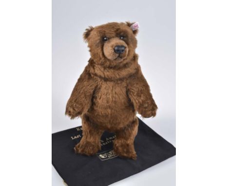   STEIFF Teddybär Kodiak   The Kodiak bear, exklusiv für Steiff North America, mit Zertifikat 608/ 1500, KF, Nr. 667008, Moha