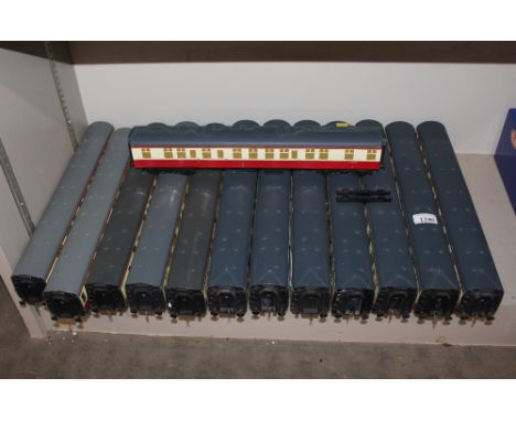 Thirteen O Gauge Lima passenger coaches