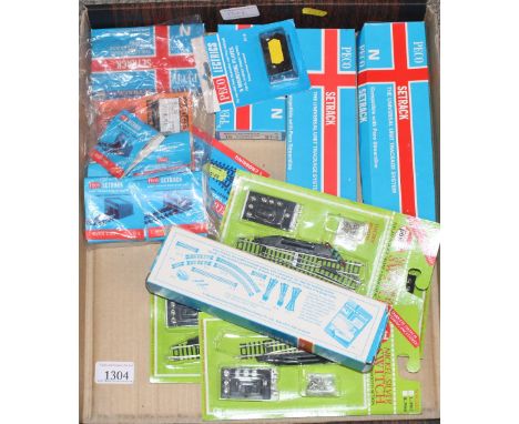 A quantity of Peko and other track components for N Gauge model railway 