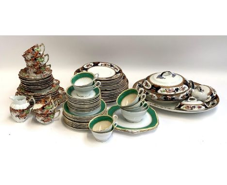 A Losol ware 'Rosslyn' pattern part dinner service comprising plates and tureen, together with a M&amp;S part tea service and
