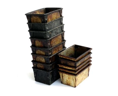 A lot of 15 vintage bread tins 