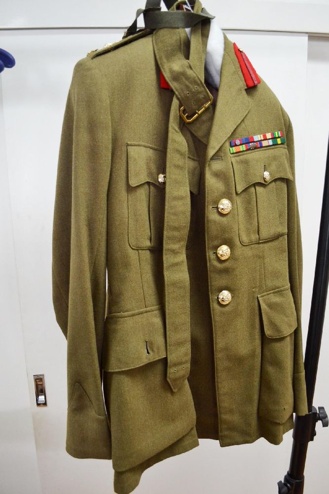 Choice Australian military WWII / WW2 era officer’s uniform consisting ...