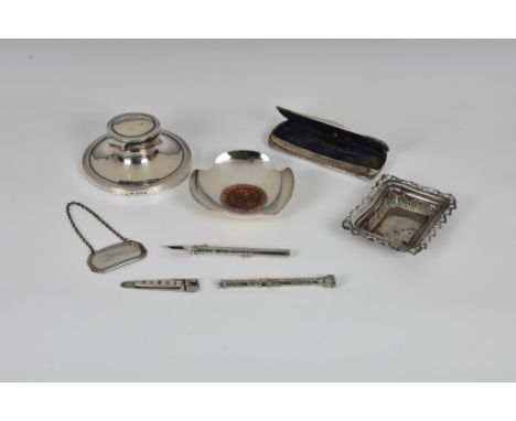 A collection of various silver collectables, to include a capstan inkwell; silver pin tray with inset 1797 cartwheel two penn