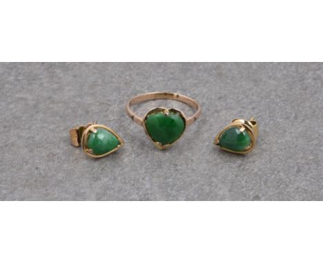 A 14ct gold and jade style heart ring, possibly serpentine, marked '14K', size L; together with a pair of 9ct gold and jade-s