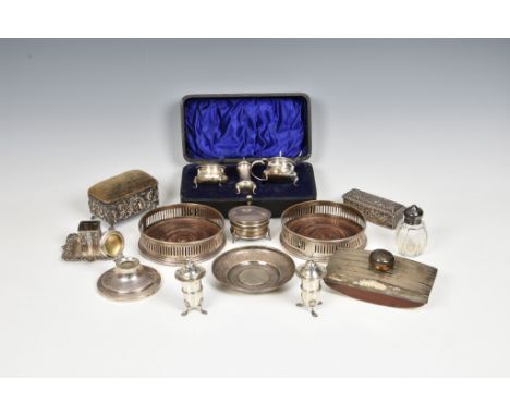 A collection of various silver collectables, to include a cased condiment set by James Deakin &amp; Sons, Birmingham, 1919; C