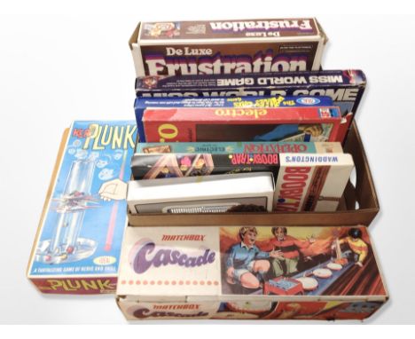 A group of vintage board games, stylophone etc 
