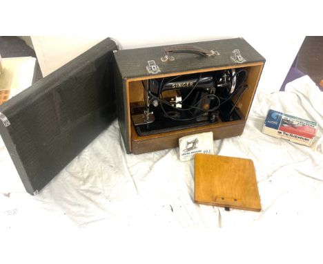 Cased vintage singer sewing machine 99k