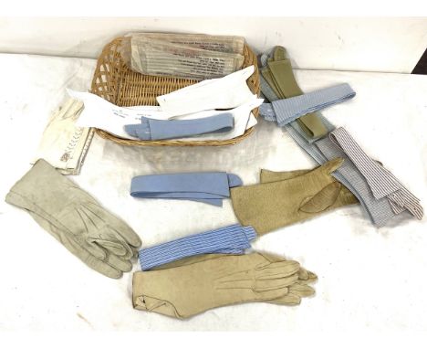 Selection vintage ladies leather gloves, collars etc 