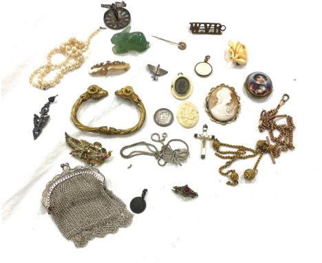 Selection of Vintage and later costume jewellery 