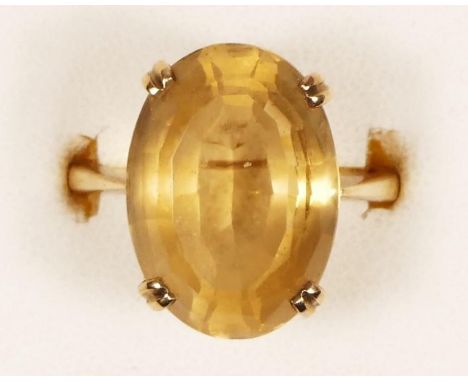 A 9ct gold citrine mounted rong 18 x 14mm, O, 6.3gm. 