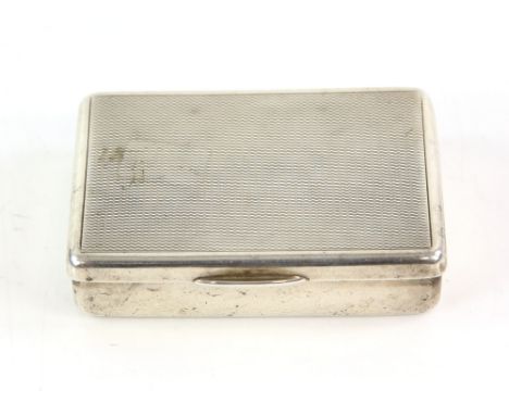 Silver table top snuff box with engine turned finish to top and base by T D and S, Birmingham 1947.     