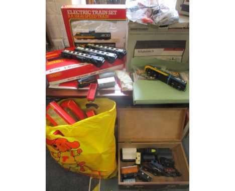 A quantity of mixed Hornby to include a BR High Speed train set A/F, a boxed R950 Master Control Unit Zero 1, ephemera, carri