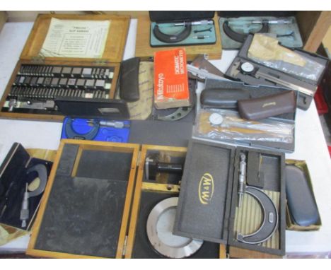 Mixed engineering tools to include a set of boxed Precise Slip Gauges, Digimatic Micrometer 