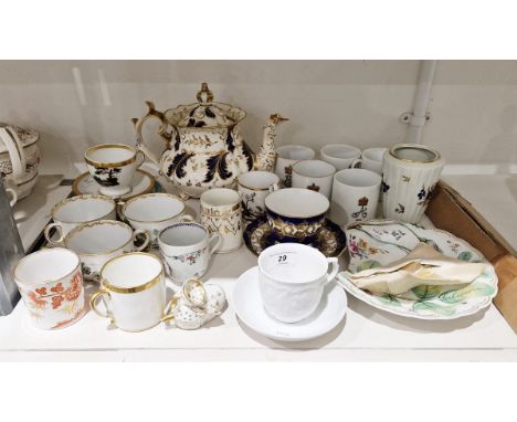 Collection of 18th-20th century English and Continental porcelain,&nbsp;including: a Worcester fluted cylindrical blue and gi