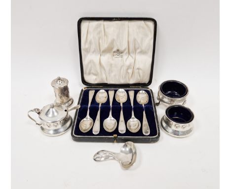 Edwardian silver three-piece condiment set, tulip decorated, Birmingham 1908, a silver caddy spoon&nbsp;with pierced scroll h