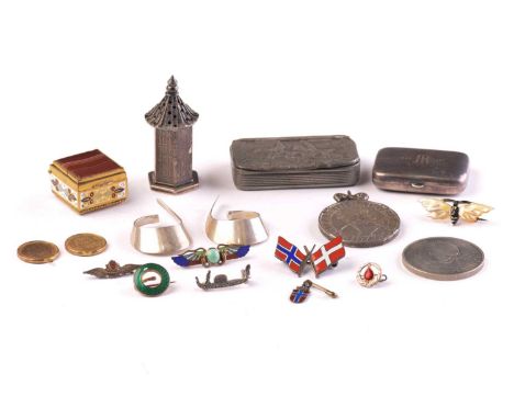 A Georg Jensen pill box, and a quantity of other jewellery and smalls; A pillbox by Georg Jensen, numbered 176C, with post-19