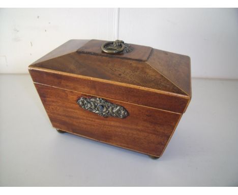 19th C mahogany &amp; boxwood strung tea caddy on raised bun feet (19.5cm x 11.5cm x 13.5cm) 
