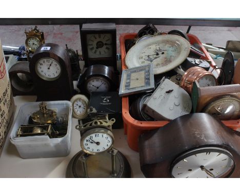 A quantity of assorted clocks and clock parts, to include alarm clocks, mantel clocks etc 