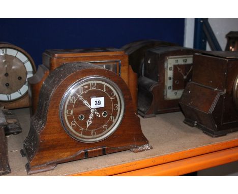A quantity of assorted mantel clocks and wall clocks to include a cuckoo clock (af) 