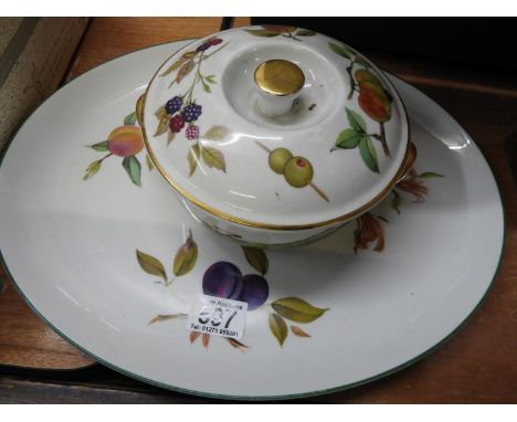 2x Pieces of Royal Worcester Evesham China 