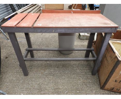 Wooden Work Bench 