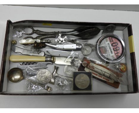 Quantity of Collectables - Vintage Cutlery and Jewellery etc 