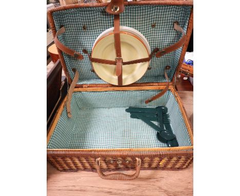 Picnic Hamper 