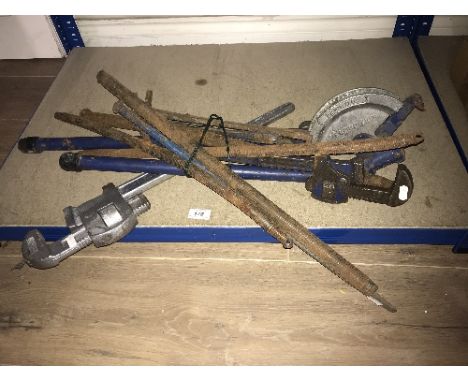 1 BUNDLE OF PLUMBER TOOLS