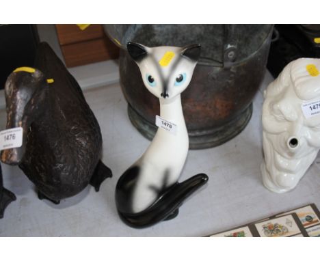 A Sylvac cat ornament 